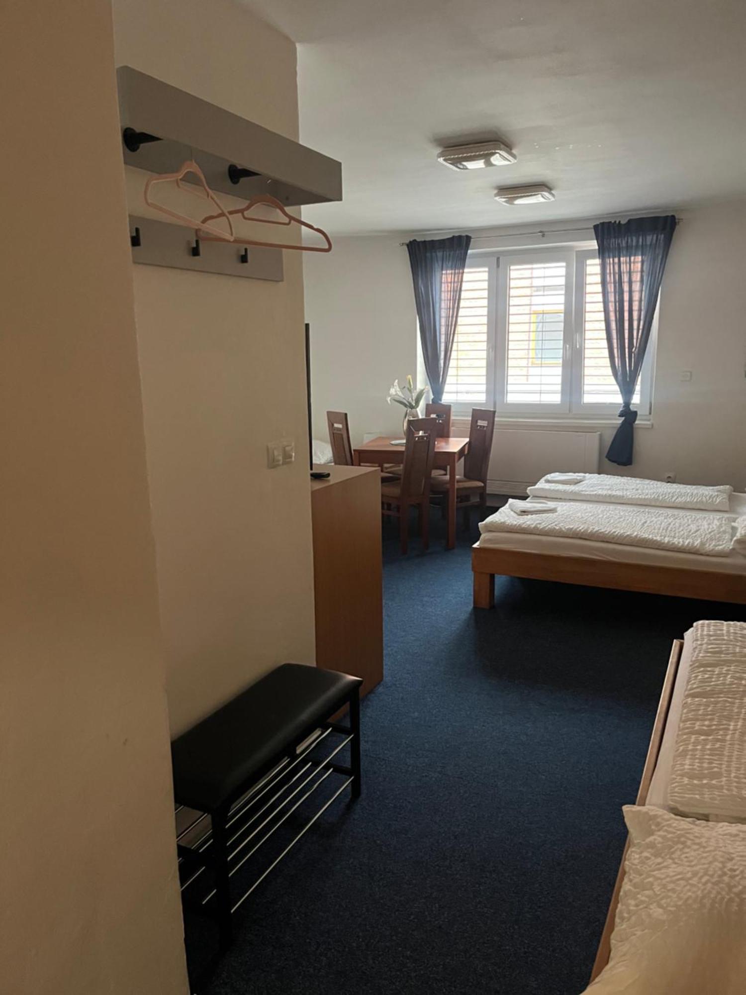 Mikulov Inn - Hotel Zeme Zewnętrze zdjęcie