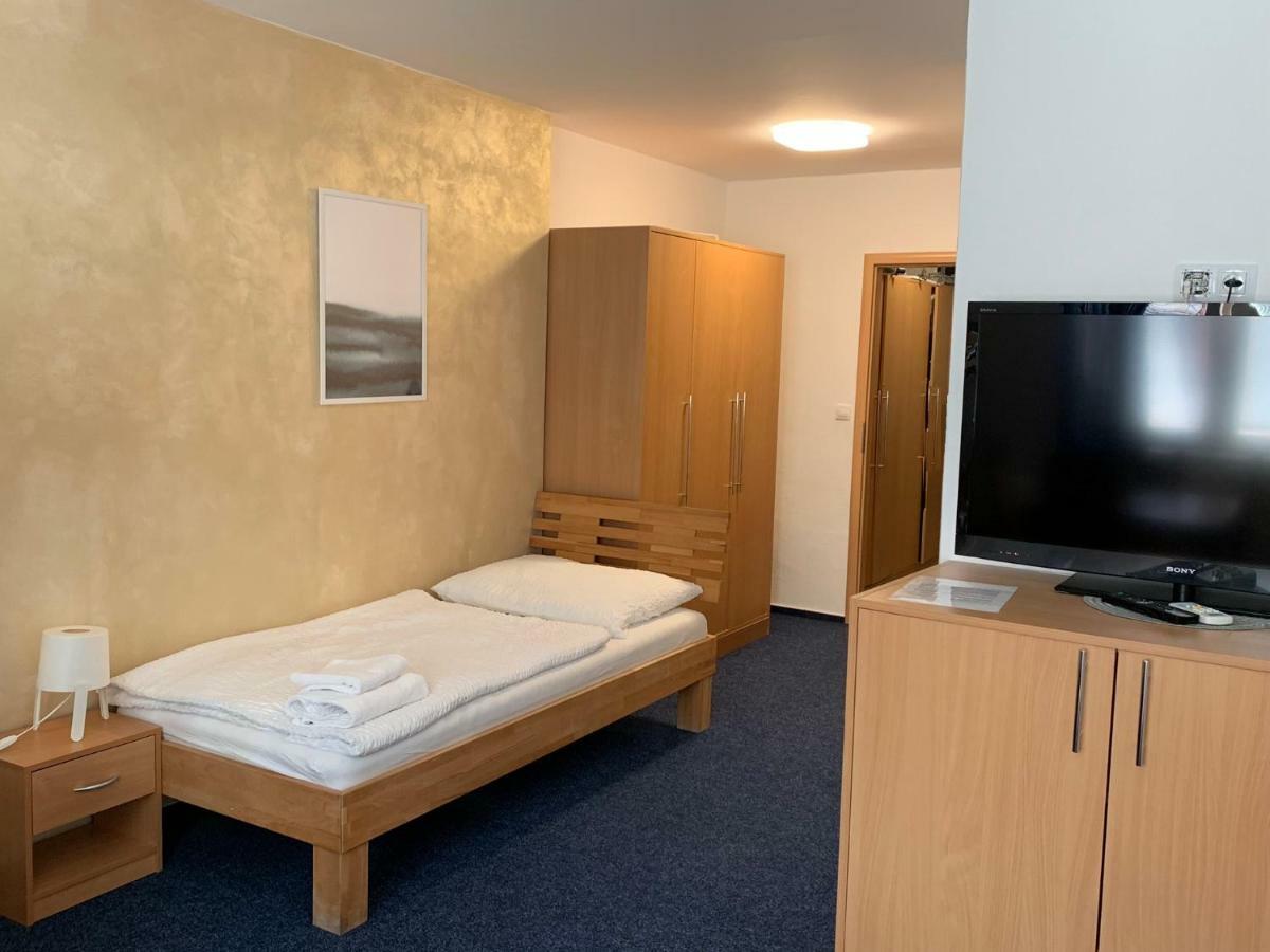 Mikulov Inn - Hotel Zeme Zewnętrze zdjęcie