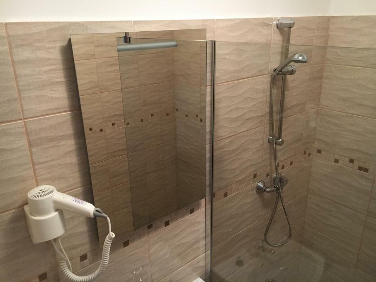 Mikulov Inn - Hotel Zeme Zewnętrze zdjęcie
