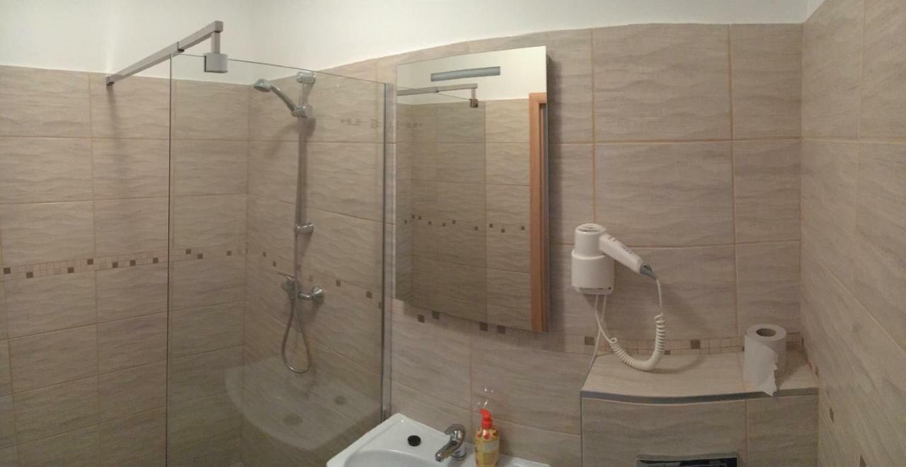 Mikulov Inn - Hotel Zeme Zewnętrze zdjęcie