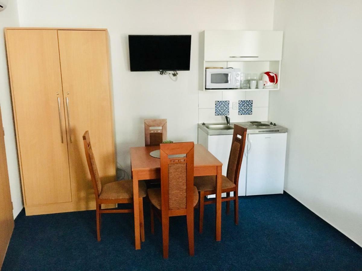 Mikulov Inn - Hotel Zeme Zewnętrze zdjęcie