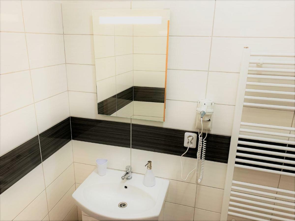 Mikulov Inn - Hotel Zeme Zewnętrze zdjęcie